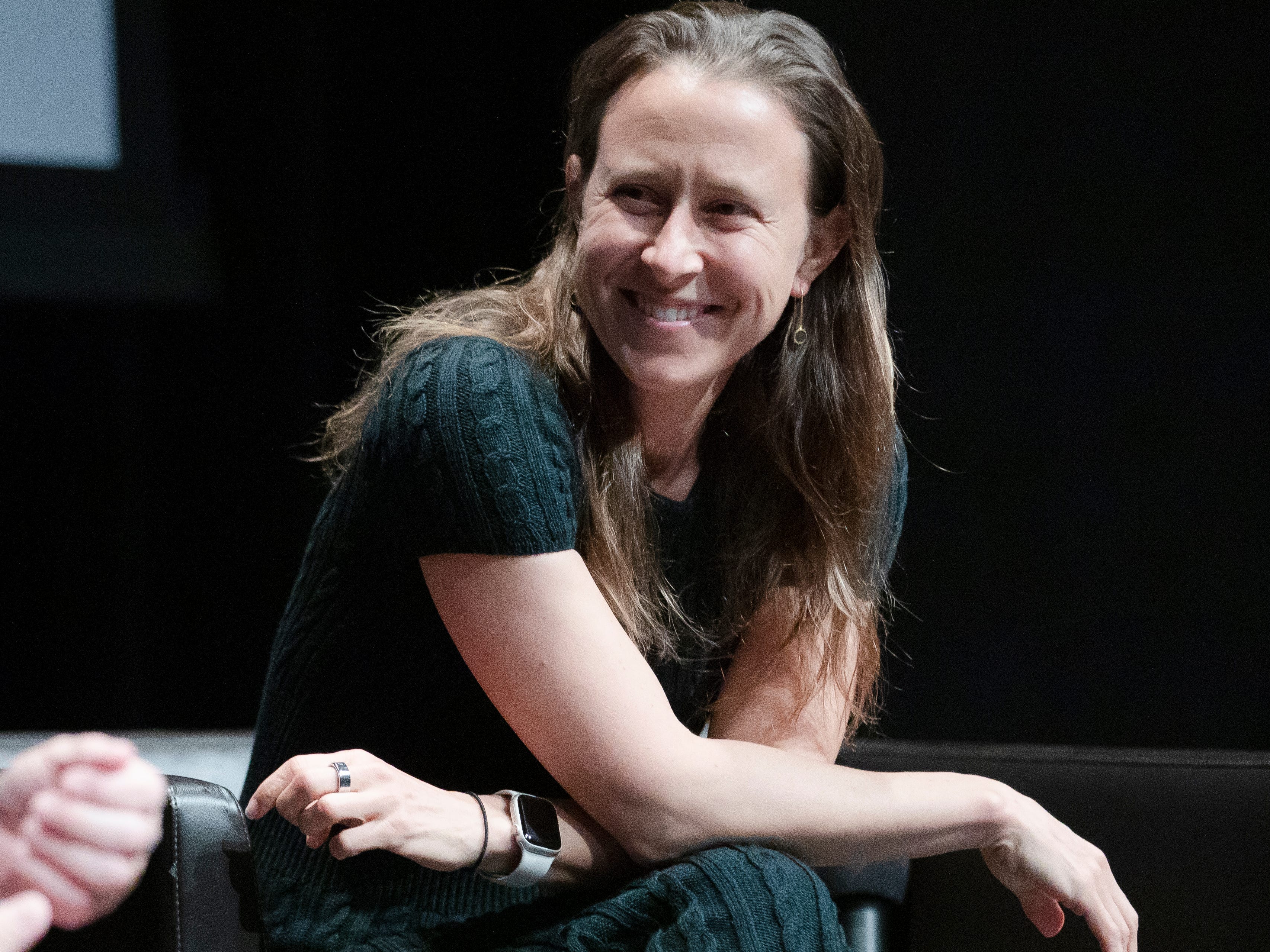 Anne Wojcicki (R), Gründerin und CEO von 23andMe, und Marcus Wallenberg sprechen