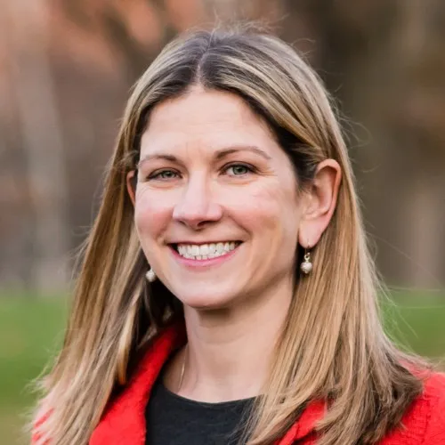 Die Abgeordnete von Massachusetts, Kate Lipper-Garabedian (D), half bei der Verabschiedung des Gesetzes, das in ihrem Bundesstaat eine Fernberatung für umgekehrte Hypotheken dauerhaft ermöglichte.