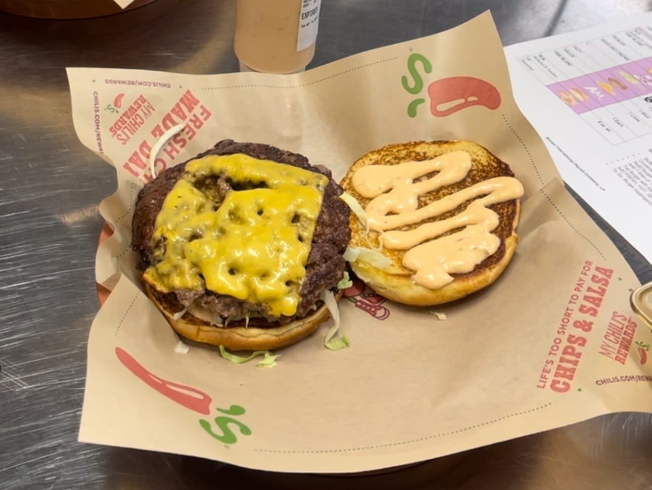 Chilis Big Smasher Burger im Hauptquartier