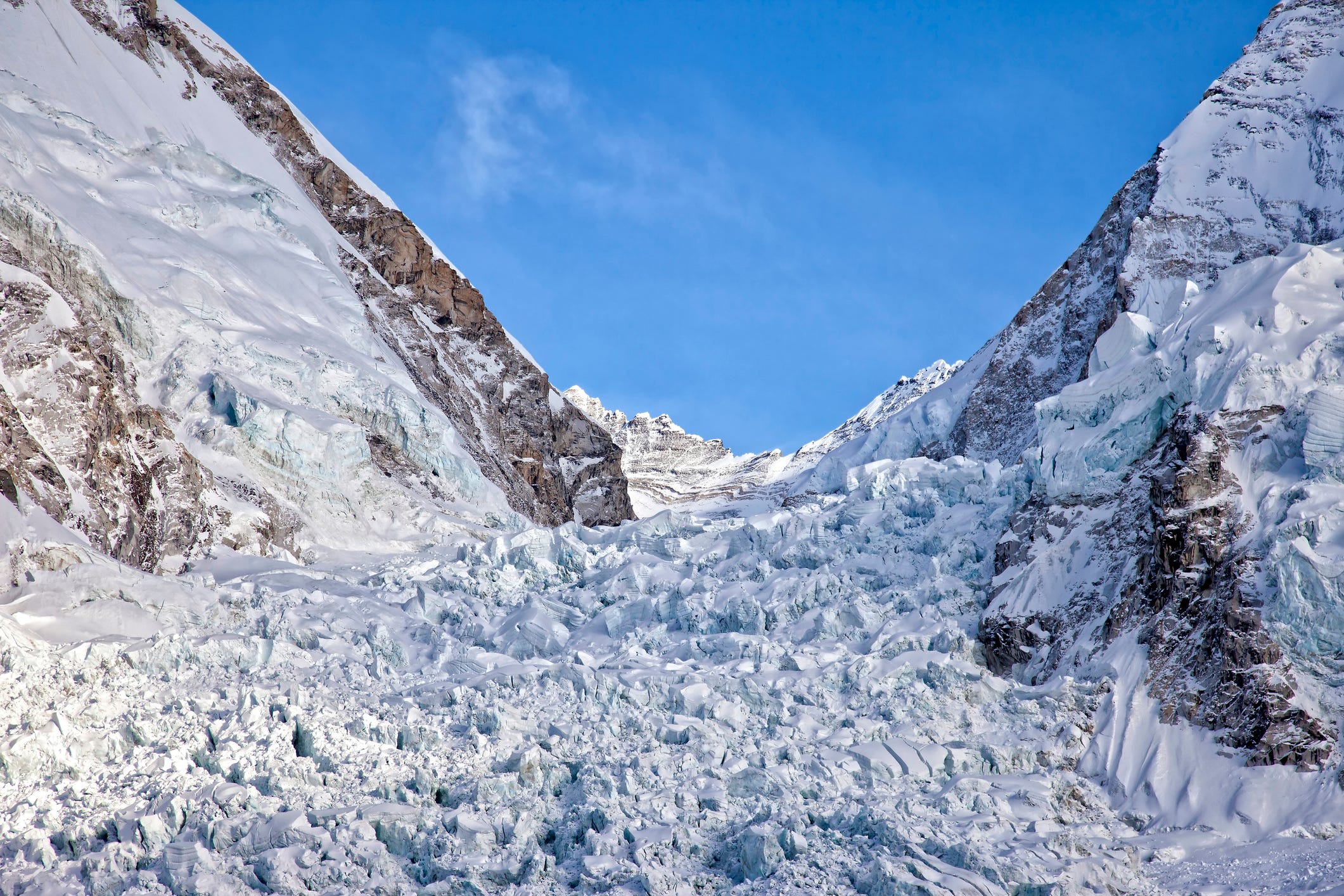 Khumbu-Eisfall von unten fotografiert
