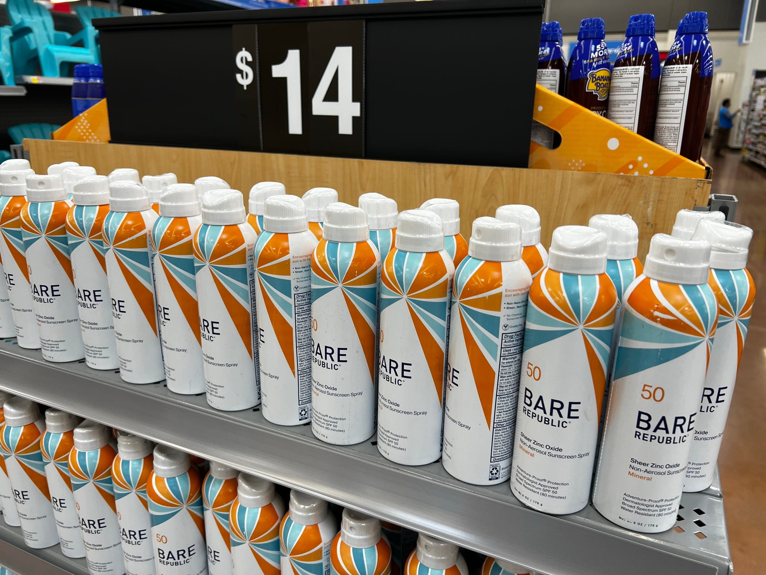 Mineralischer Sonnenschutz von Bare Republic bei Walmart.