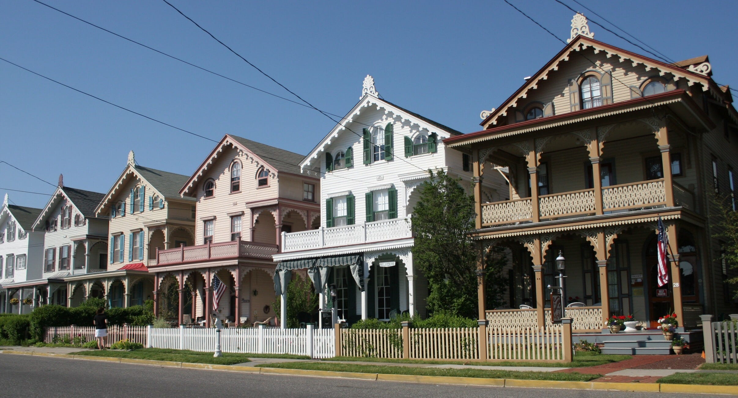 Eine Reihe viktorianischer Häuser in New Jersey.