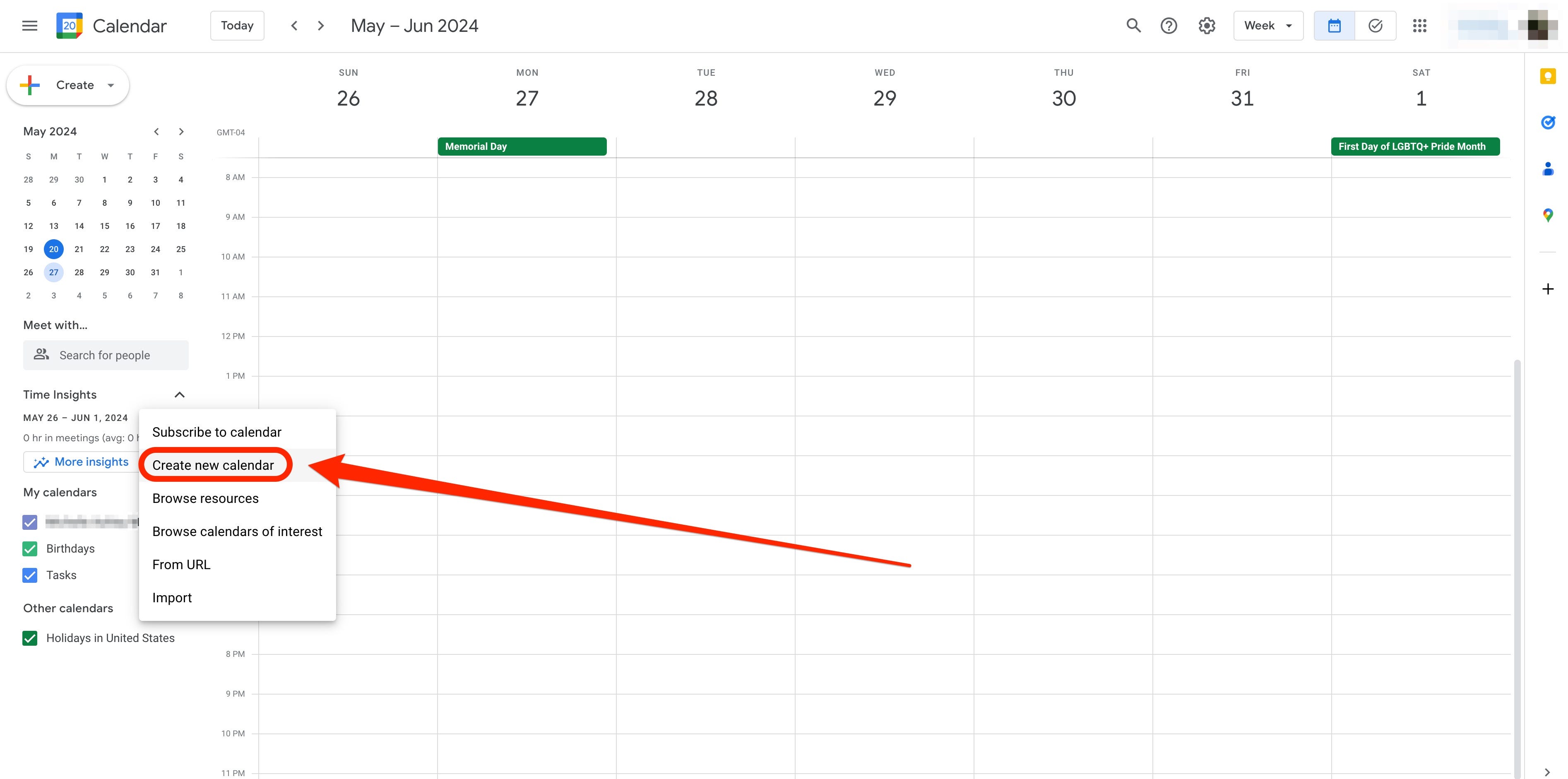 Ein Screenshot von Google Kalender zeigt die Schaltfläche „Neuen Kalender erstellen“, hervorgehoben durch ein rotes Kästchen und einen roten Pfeil.