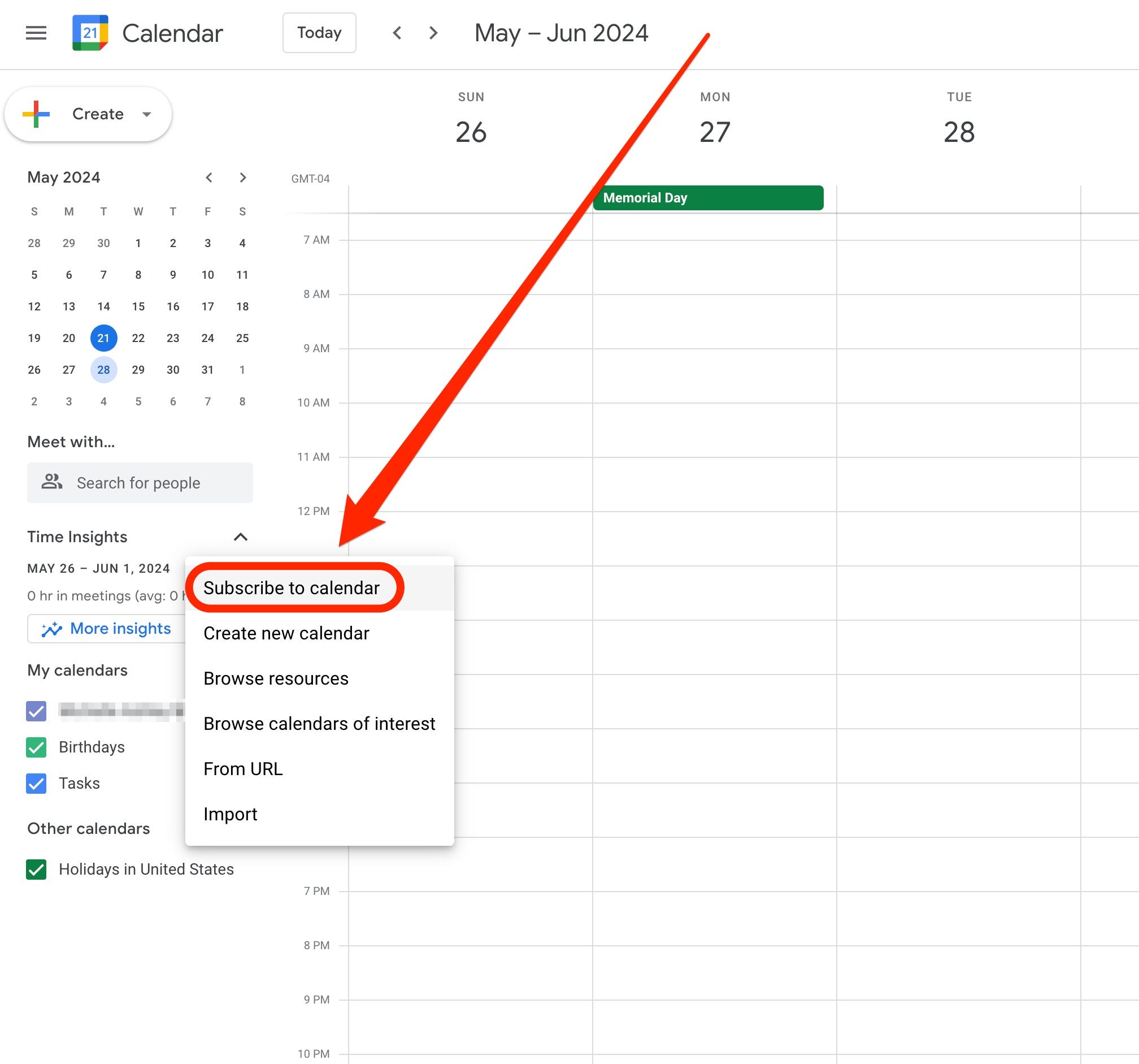 Ein Screenshot von Google Kalender zeigt die Schaltfläche „Kalender abonnieren“, hervorgehoben durch ein rotes Kästchen und einen roten Pfeil.