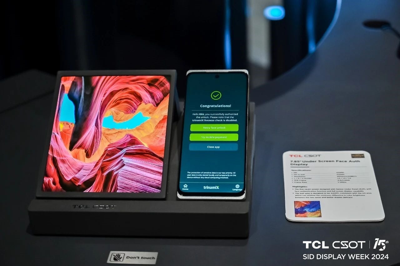 TCL CSOT stellt sein dreifach faltbares 7,85-Zoll-Smartphone vor - TCL CSOT präsentiert das weltweit erste dreifach faltbare Telefon, das beim Öffnen einen 7,85-Zoll-Bildschirm freigibt