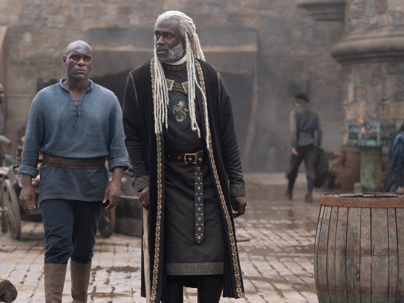 Abubakar Salim und Steve Toussaint in „House of the Dragon“.