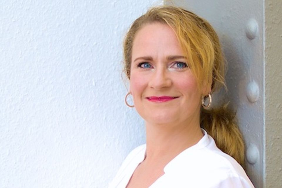 Andrea vorm Walde is a therapist, coach and alternative practitioner for psychotherapy.  She looks after her clients in a Hamburg practice and online.  You can also find tips from her regularly on her blog www.andreavormwalde.de