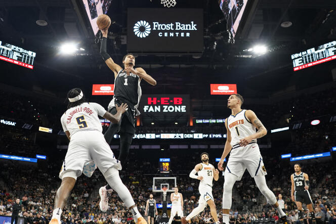 Victor Wembanyama of the San Antonio Spurs during the NBA game against the Denver Nuggets, at the Frost Bank Center, in San Antonio (Texas, United States), April 12, 2024.