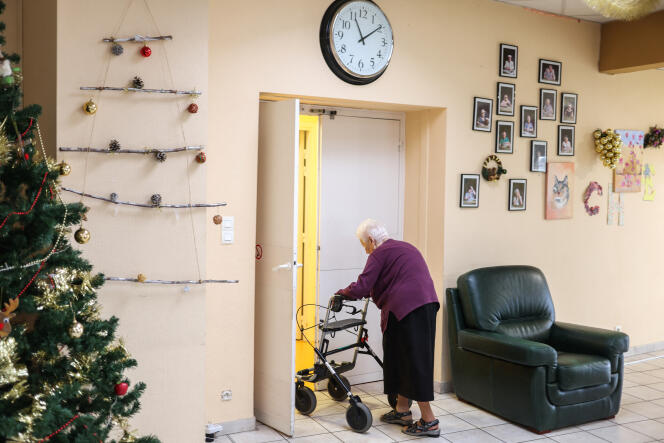 A resident of a public nursing home in Saint-Sulpice-La-Pointe (Tarn), January 4, 2023.