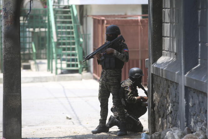 Police officers during an anti-gang operation near the National Palace in Port-au-Prince, April 8, 2024.