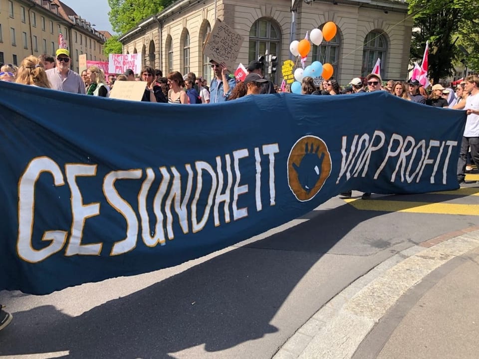 Kick-off to the May 1st demo in Zurich.