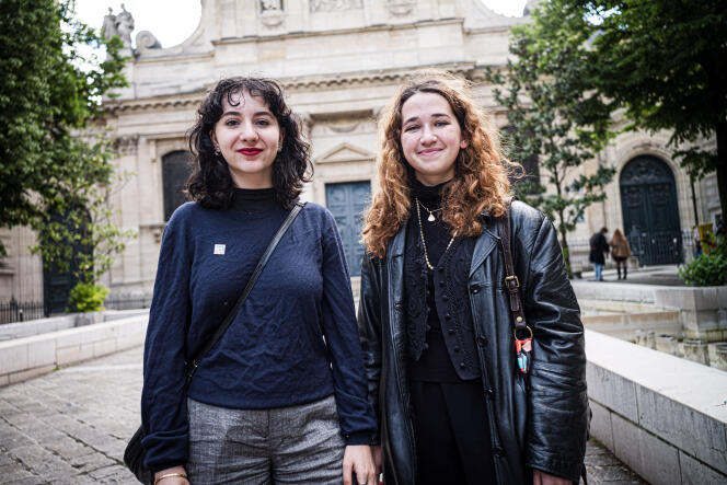 Daphné (left), formerly at Cours Florent, and Laurène, student in Tel Aviv, pose in Paris, May 3, 2024.