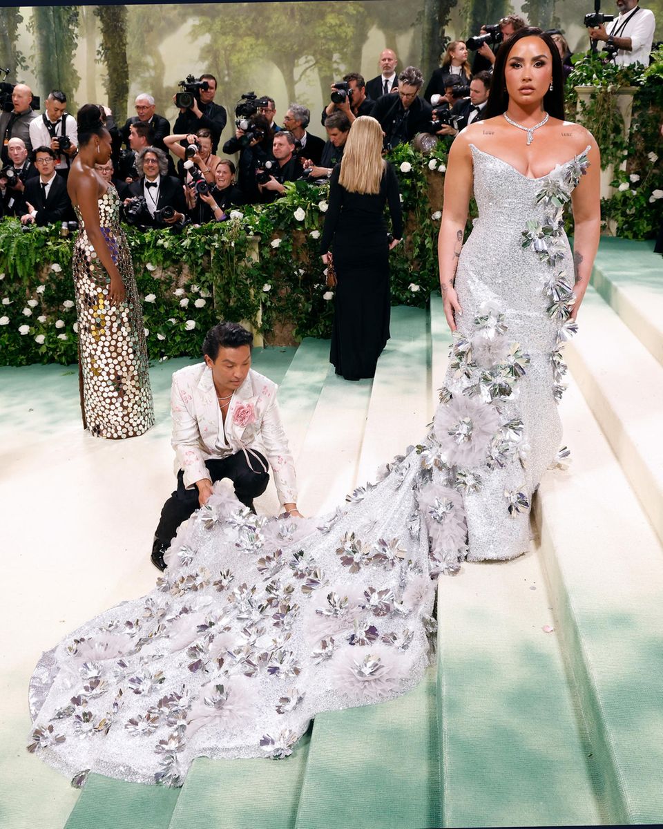 500 handmade small flowers: Demi Lovato and designer Prabal Gurung make a dream team, and not just on the red carpet. 