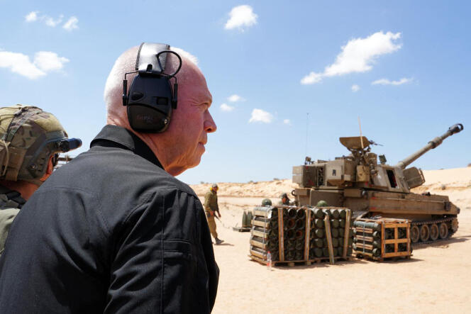 Israeli Defense Minister Yoav Gallant on May 7, 2024, along the border with the Gaza Strip, near Rafah (photo transmitted by the army).