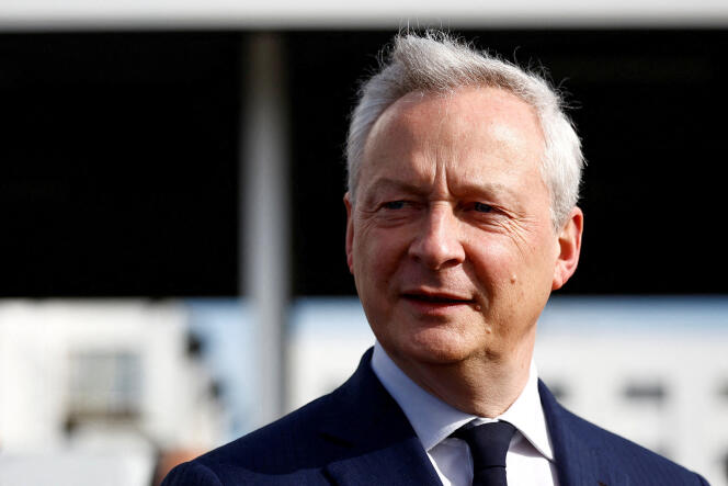 Bruno Le Maire during a visit to the Renault Sandouville factory, in Le Havre, March 29, 2024.