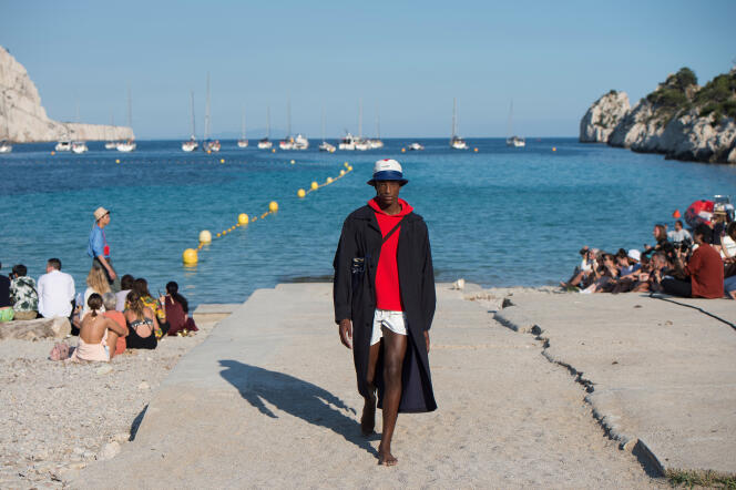 “Le Gadjo”, Jacquemus’ first men’s collection, presented in the Sormiou cove, in Marseille, on June 25, 2018.